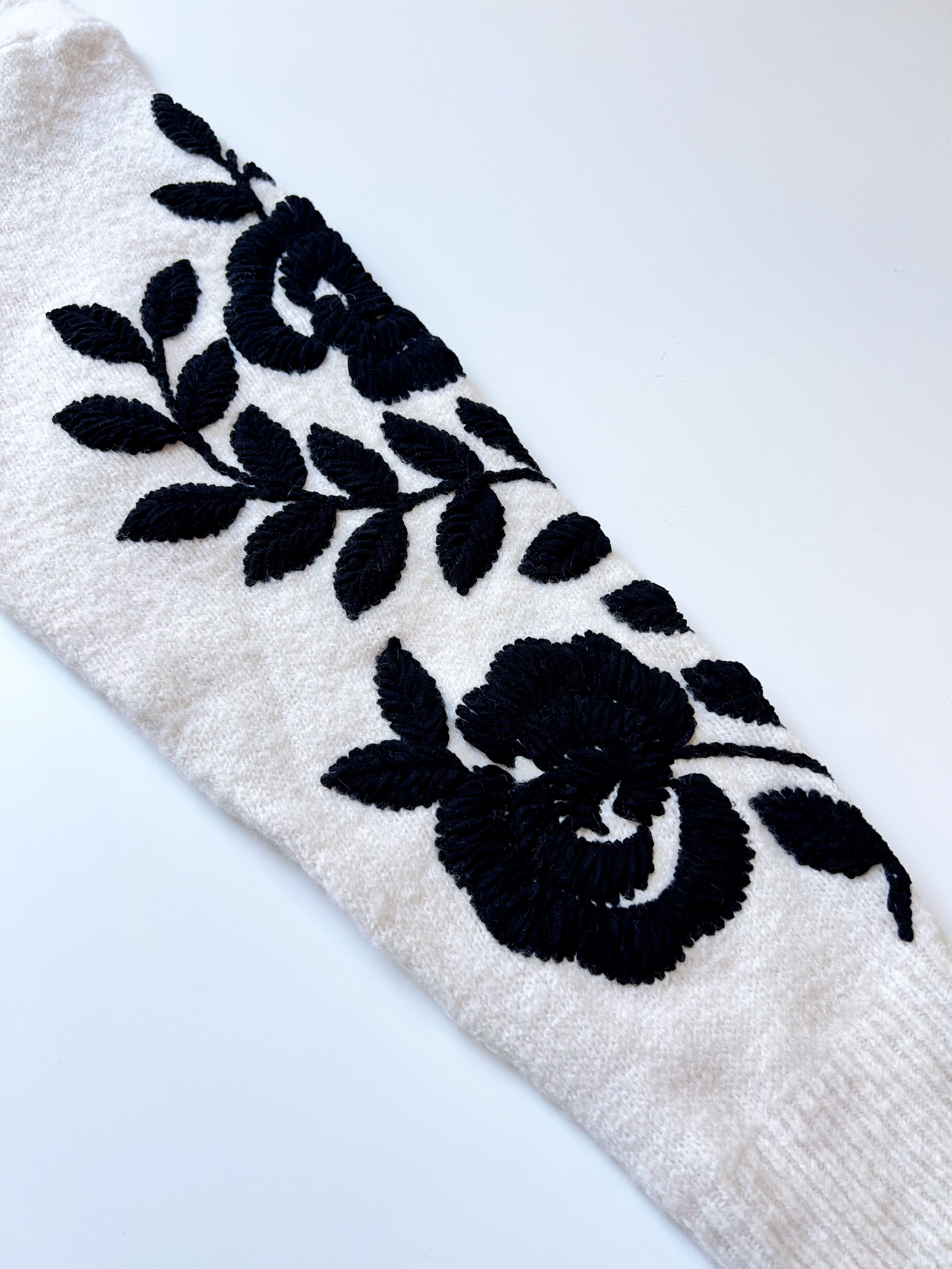 VELIA ζακέτα με κεντήματα