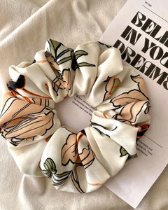 SCARLET OVERSIZED SCRUNCHIE